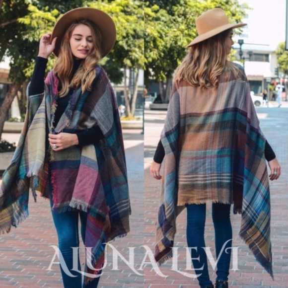 AUTUMN FEELS Plaid Poncho - Picture 4 of 5